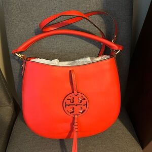 Beautiful like new Tory Burch handbag